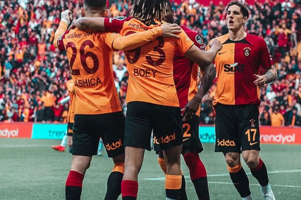 Ulduz futbolçu “Qalatasaray”dan gedir - Yeni klubu - FOTO