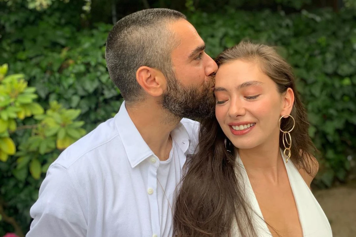 Neslihan Kadirdən boşan! deyən rus anasını sildi - FOTO