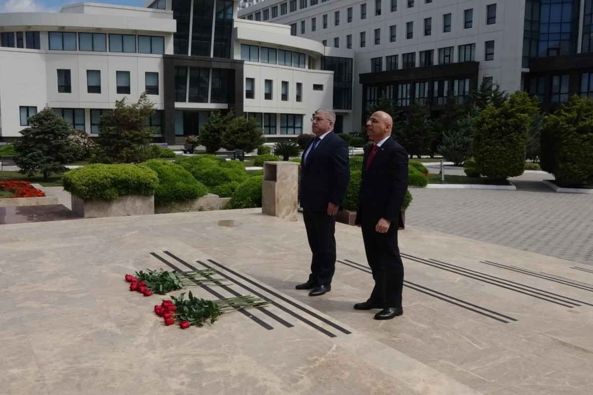 Birləşmiş Ərəb Əmirliklərinin səfiri FHN Akademiyasında olub - FOTO