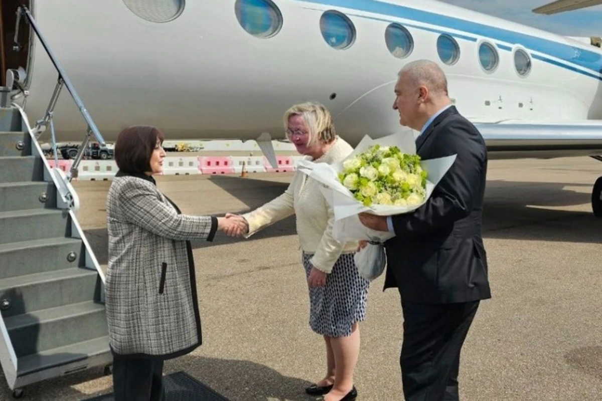 Milli Məclisin sədri Böyük Britaniyaya işgüzar səfərə gedib