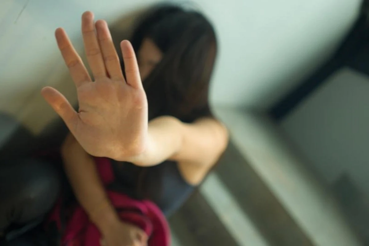В Баку посреди улицы избили 24-летнюю девушку