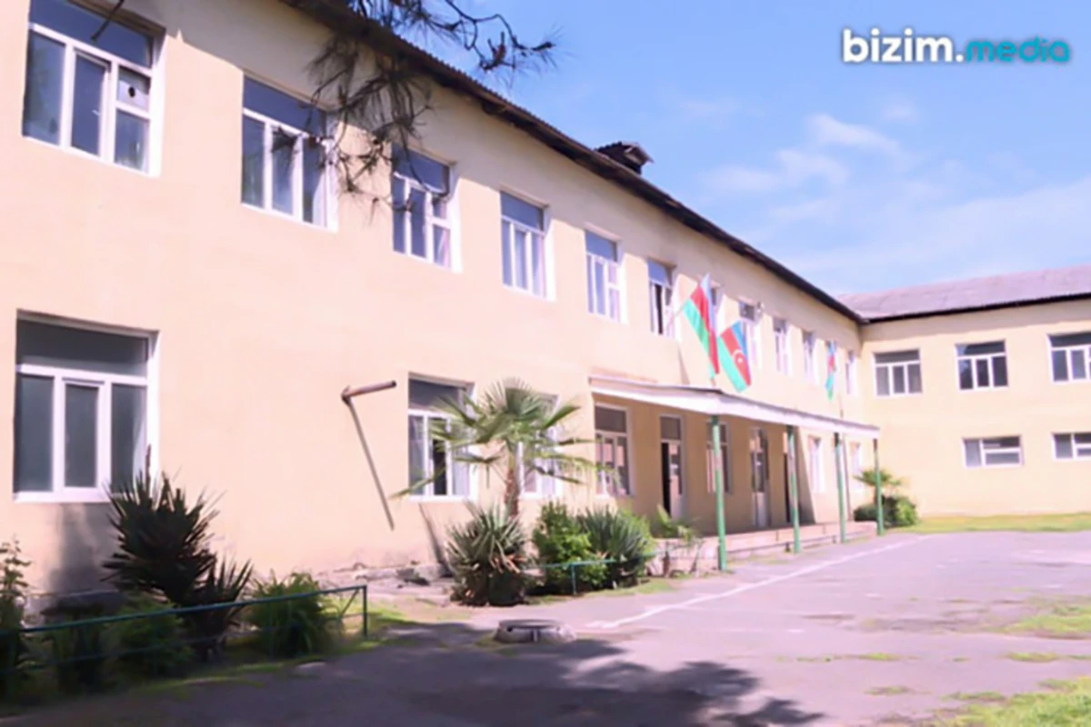 Zaqatalada kənd məktəbi ilanların işğalında: “Direktor otağında çomaq saxlayır” - FOTO