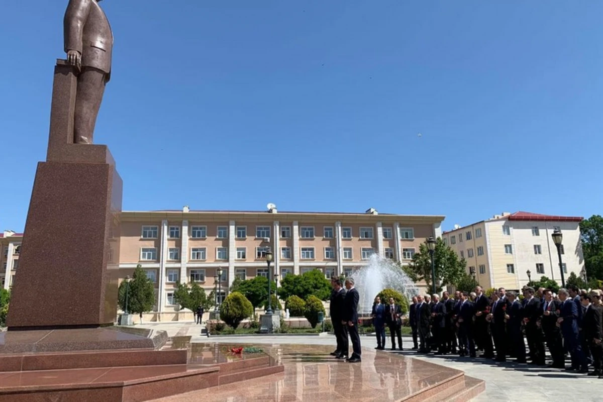 Xarici diplomatlar və hərbi attaşelər Naxçıvana gediblər - FOTO