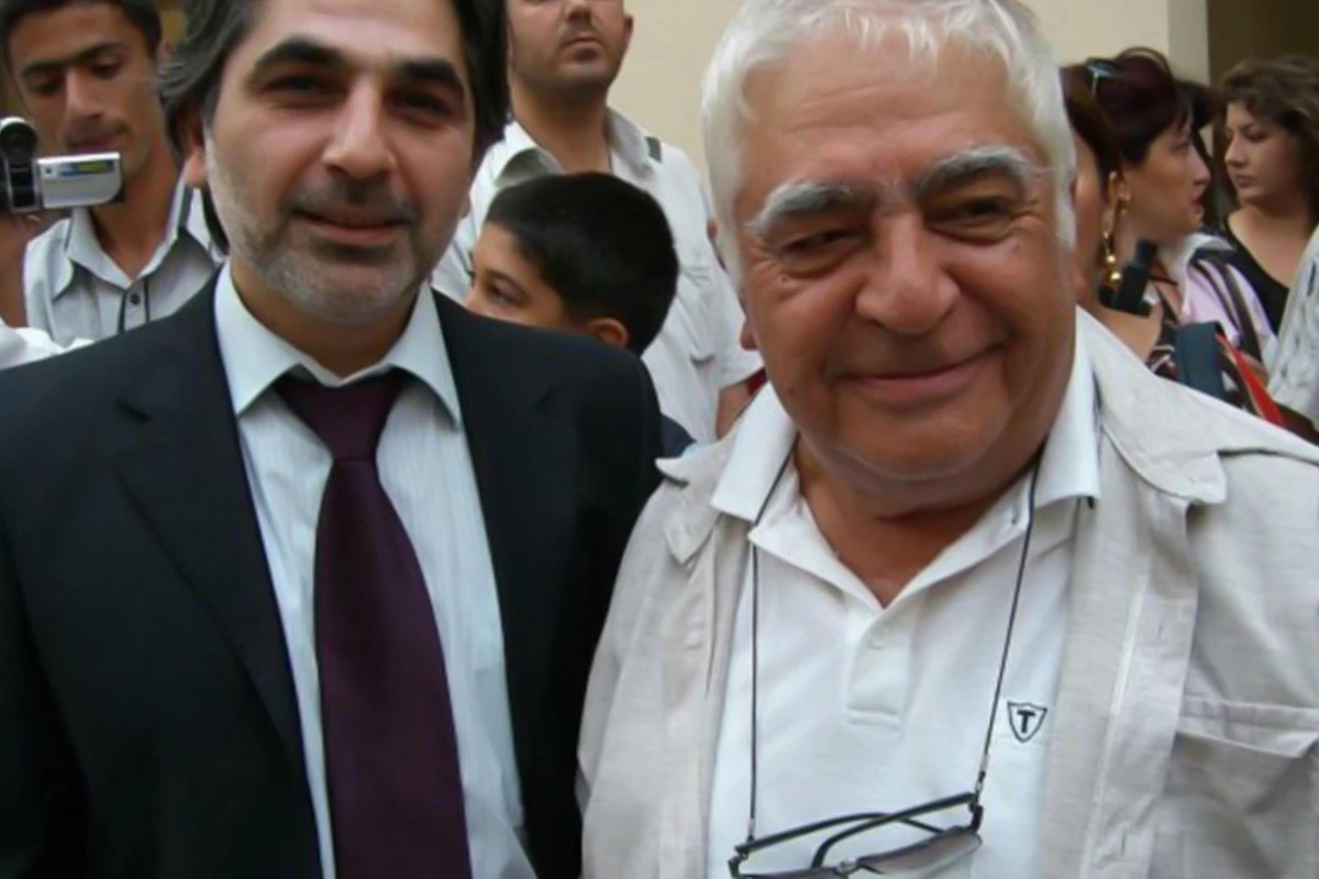 Siyavuş Aslanın kiçik oğlu: “Atam qoymurdu ki, qardaşımla oturub-durum”