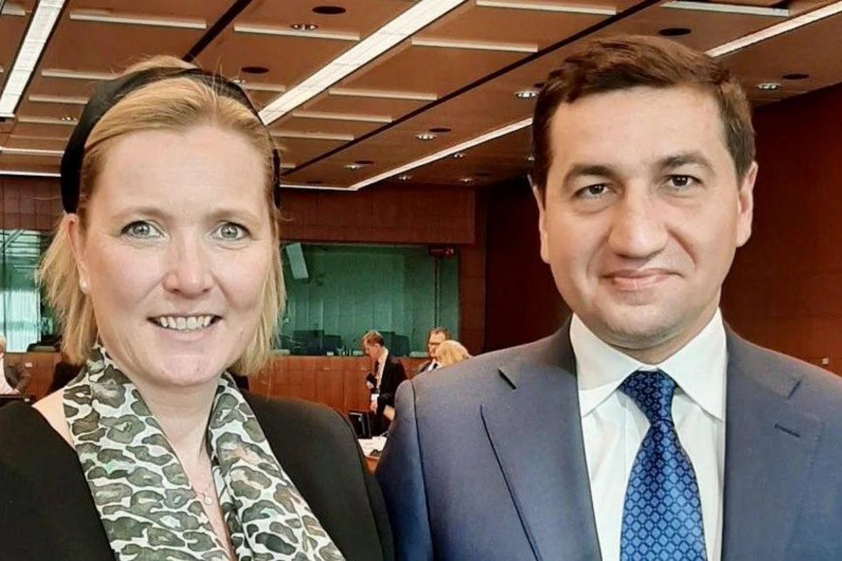 Hikmət Hacıyev Aİ Siyasi məsələlər və Təhlükəsizlik Komitəsinin sədri ilə görüşüb - FOTO