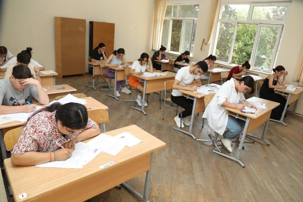 Bu gün 23 mindən çox şagird və məzun imtahan verib - YENİLƏNİB