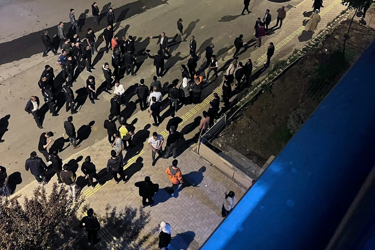 Türkiyədə kütləvi dava: Çox sayda bıçaqlanan var