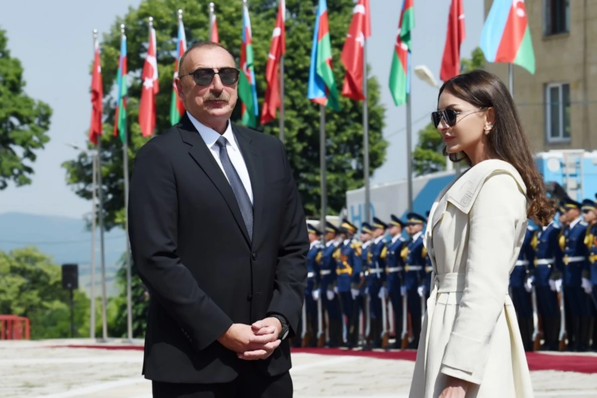 İlham Əliyev və Mehriban Əliyeva Şuşaya səfər ediblər