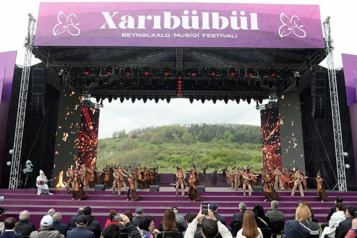 Cıdır düzündə “Xarıbülbül” festivalının açılış konserti olub - FOTO