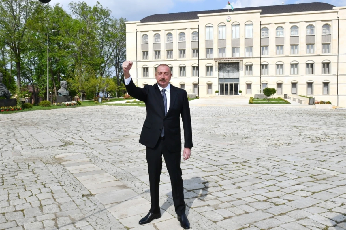 Prezident: Ulu Öndər Heydər Əliyevin ən böyük arzusu Şuşanı, Qarabağı və Zəngəzuru azad görmək idi