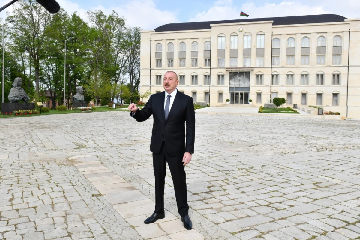 Президент Ильхам Алиев: Фактор Гейдара Алиева оберегал Азербайджан словно зонт
