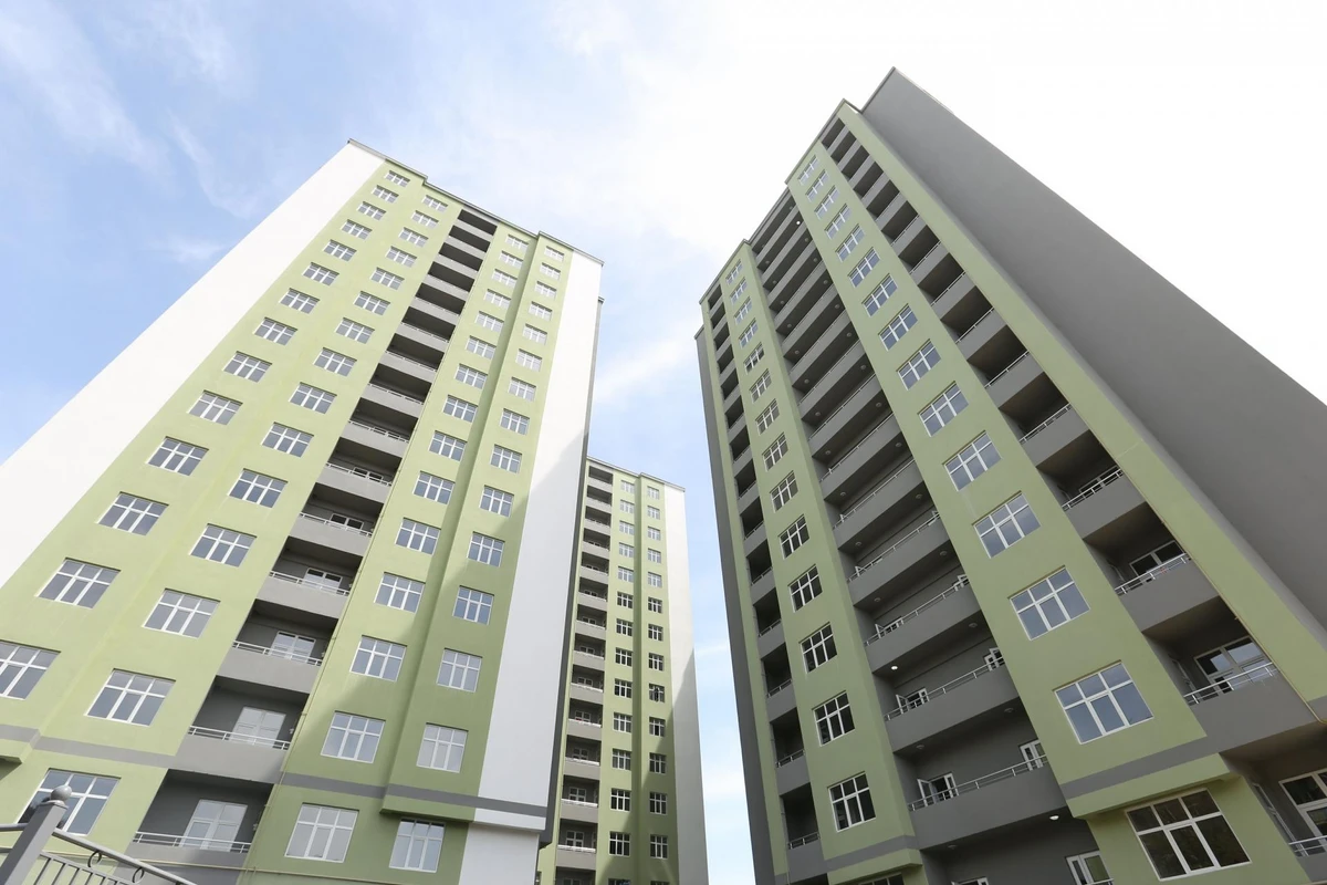 Prezidentin tapşırığı ilə dənizçilər üçün tikilən yaşayış kompleksi təhvil verilib - FOTO