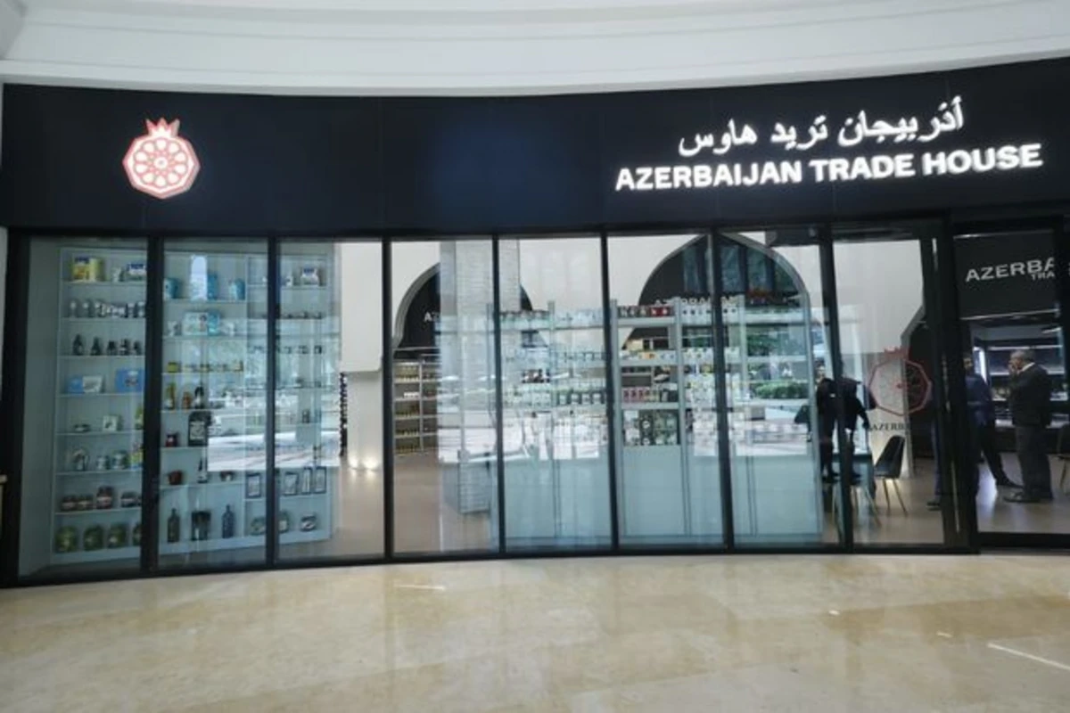 Dubay şəhərindəki Azərbaycan Ticarət Evi yeni ünvanda - FOTO Dubay şəhərindəki Azərbaycan Ticarət Evi yeni ünvanda - FOTO