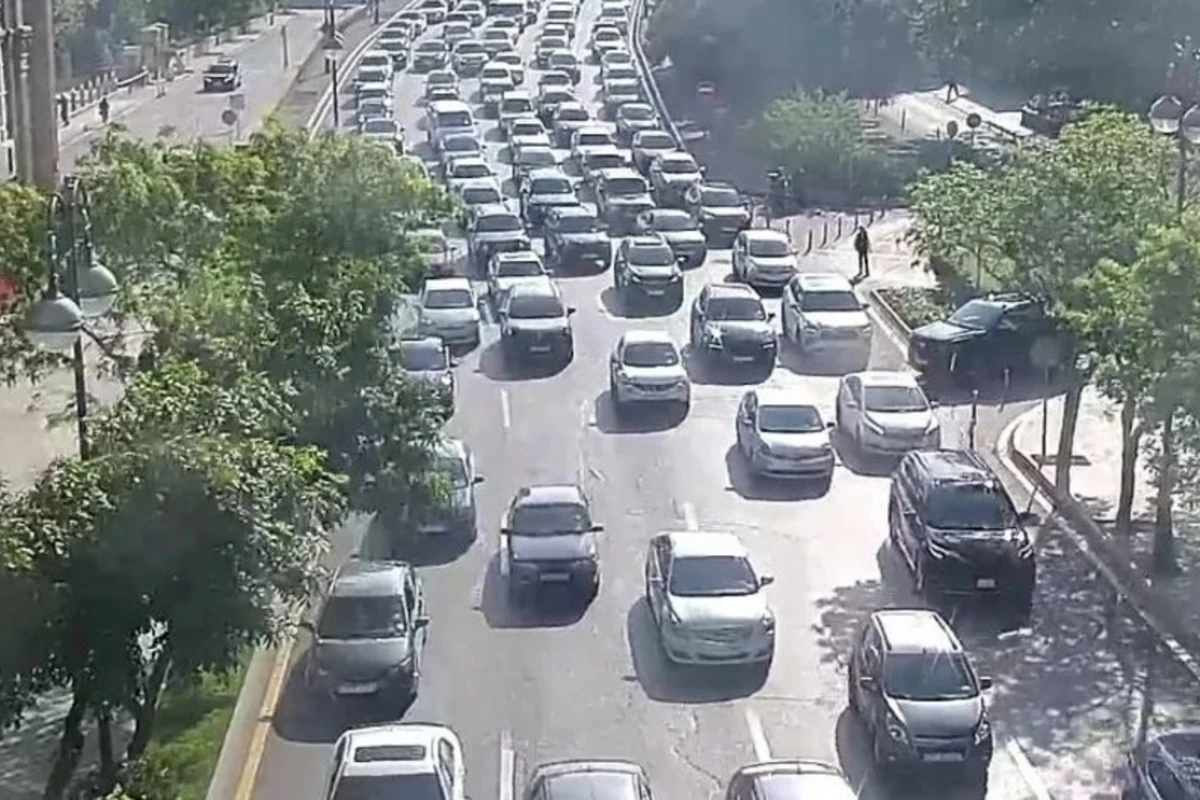 Bakının bir sıra yollarında tıxac var - SİYAHI