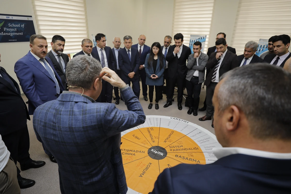 SOCAR-ın strateji rəhbərləri üçün inkişaf proqramı üzrə təlimlər keçirilib - FOTO