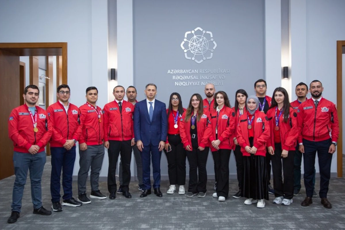 Rəşad Nəbiyev “TEKNOFEST Türkiyə-2023”ün azərbaycanlı qalibləri ilə görüşüb - FOTO