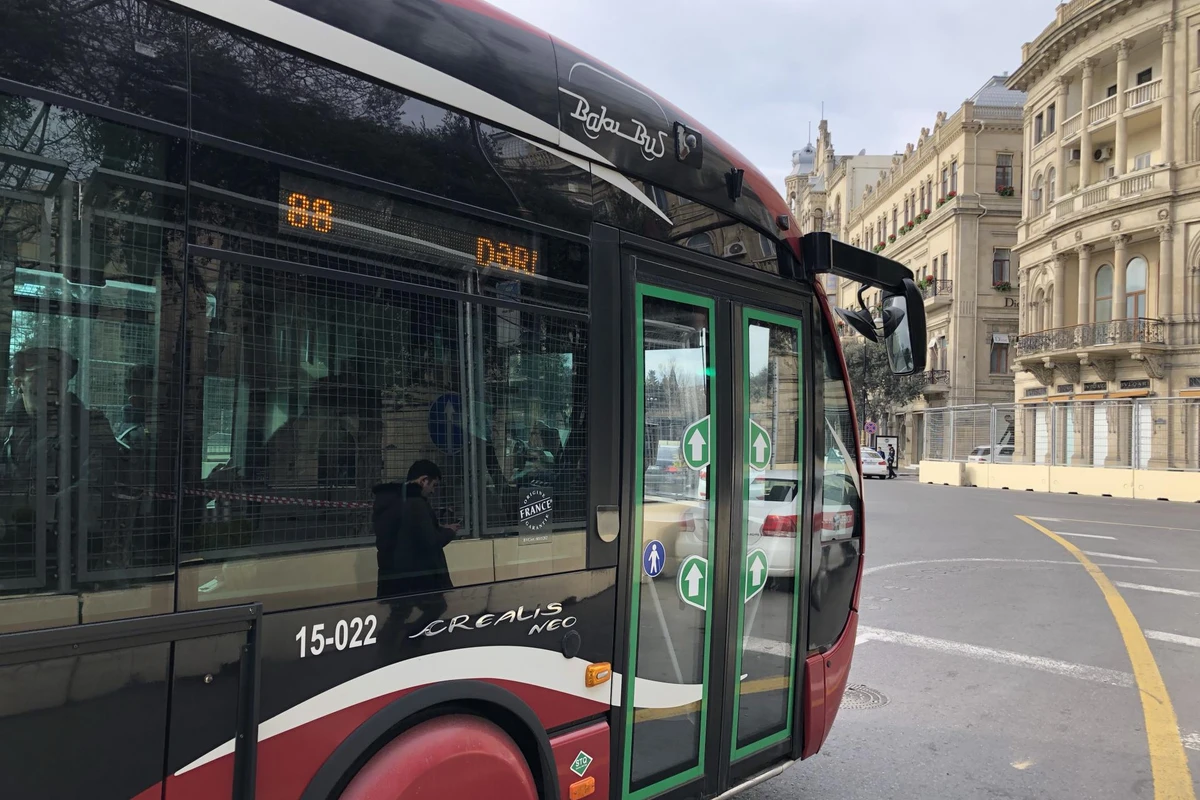 Bakıda avtobusa səhvliklə minən 6 yaşlı oğlan tapılaraq ailəsinə təhvil verilib