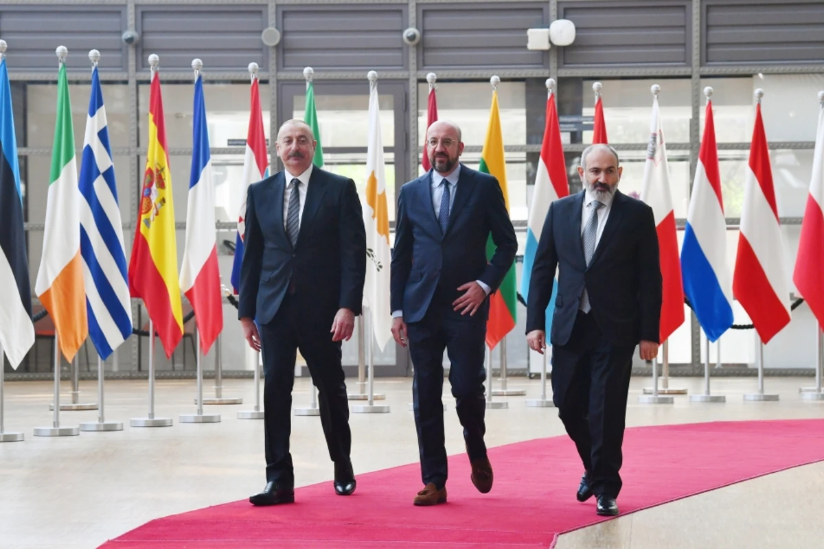 Brüssel formatı: Bakının siyasi manevrləri nəticəsində Paşinyanın üz-üzə qaldığı suallar... - FOTO