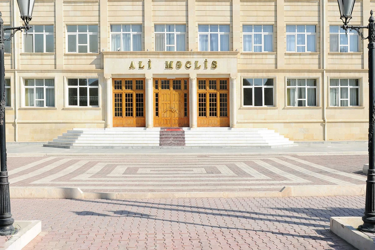 Naxçıvanda bəzi qanunlar ləğv olundu Naxçıvanda bəzi qanunlar ləğv olundu