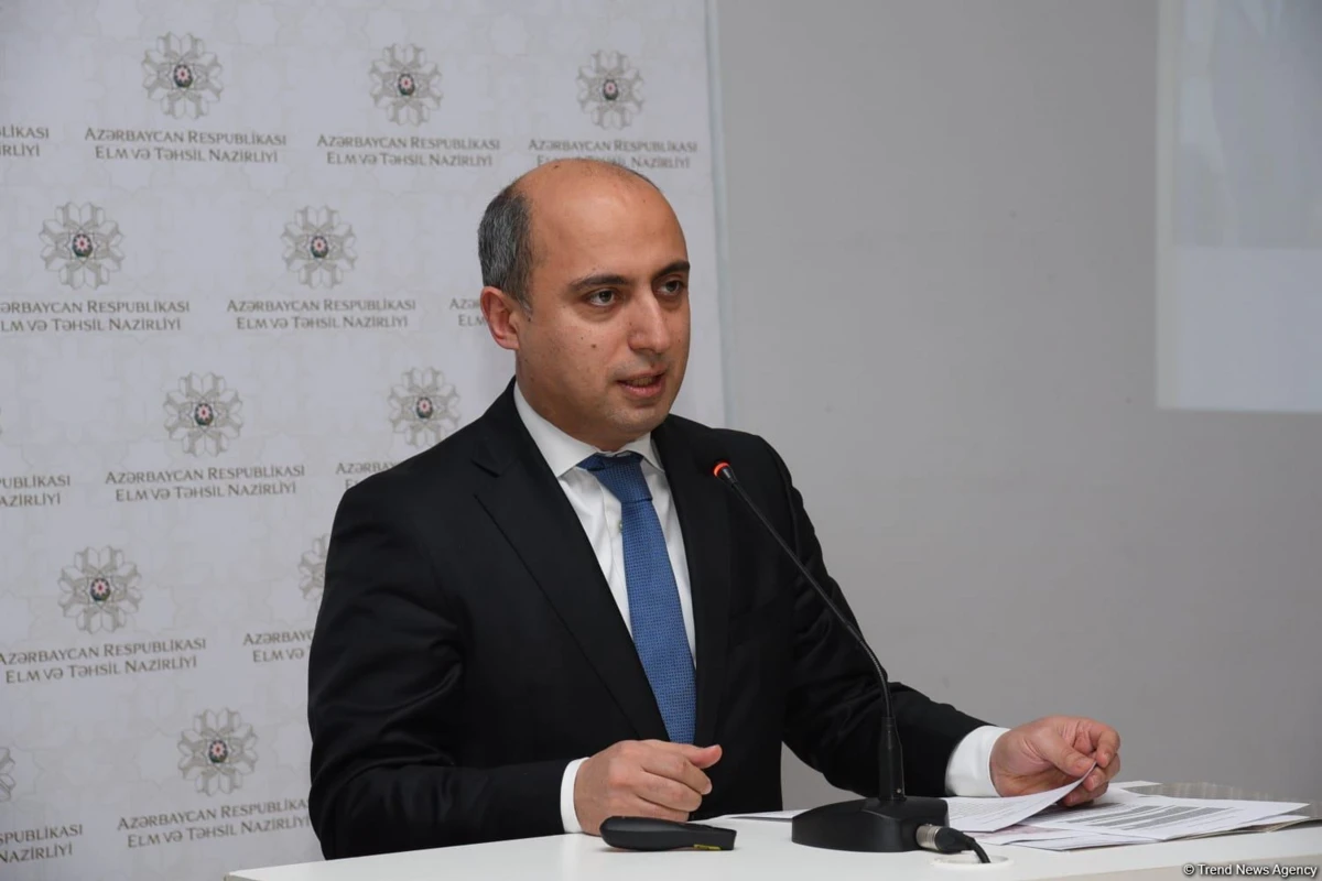Emin Əmrullayev brifinq keçirib - VİDEO