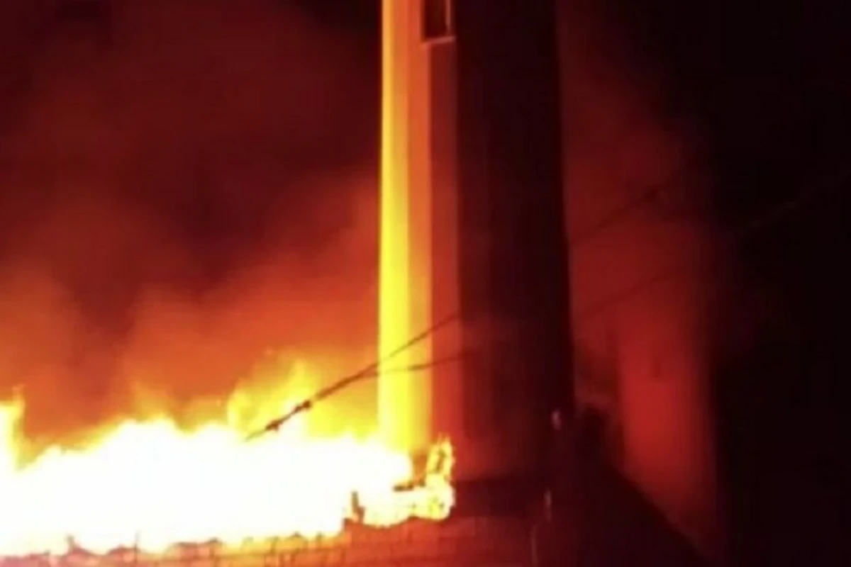 В Азербайджане произошел пожар в мечети - ВИДЕО