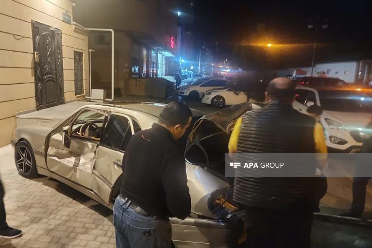 В Баку произошло массовое ДТП с участием 5 автомобилей, есть пострадавшие - ФОТО