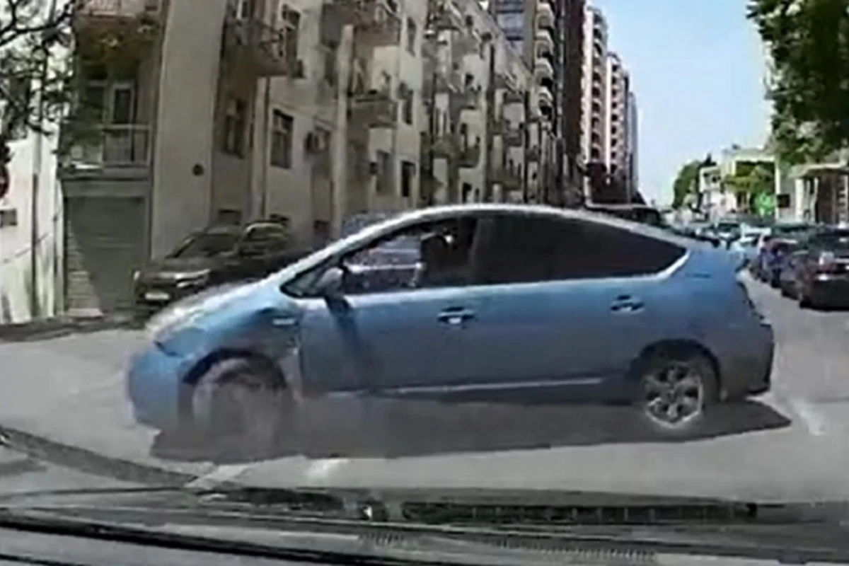Bakıda qəza: “Prius” qadını vurdu - ANBAAN VİDEO