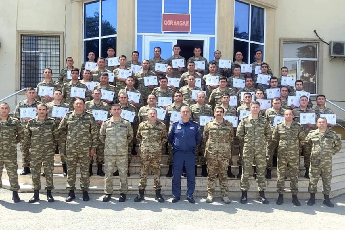 Hərbi Hava Qüvvələrində “Gizir hazırlığı” kursunun ilk buraxılış mərasimi keçirilib - FOTO