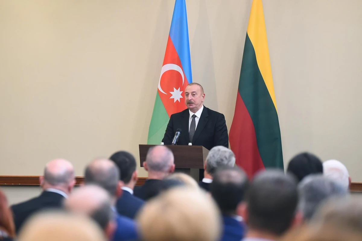 Azərbaycan Prezidenti: “Biz Xəzər və Baltik regionları arasında şəbəkə qurmalıyıq və bu, mümkündür”