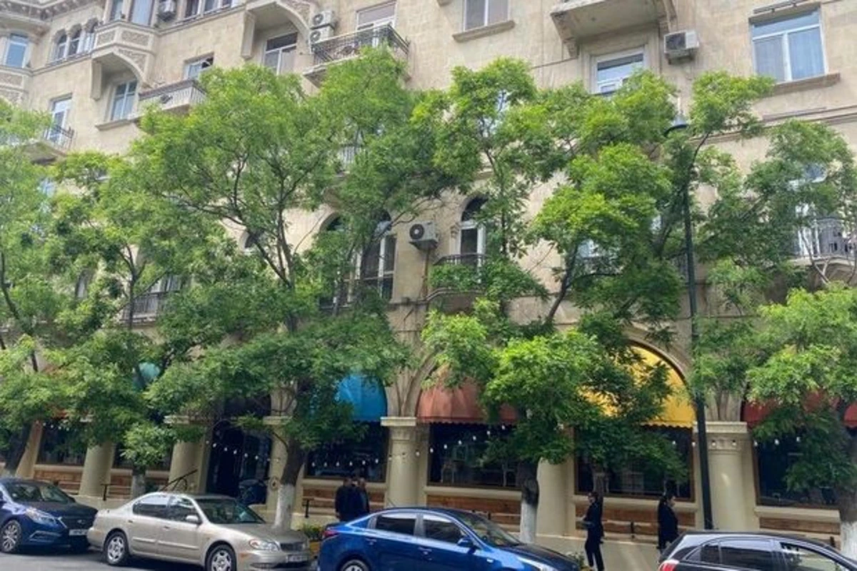 Paytaxtda tarixi binaya müdaxilə: Dövlət xidməti hərəkətə keçdi - FOTO