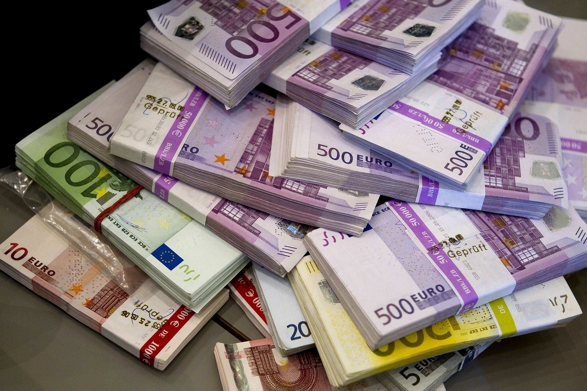 Страны ЕС заморозили более 200 млрд евро активов Банка России