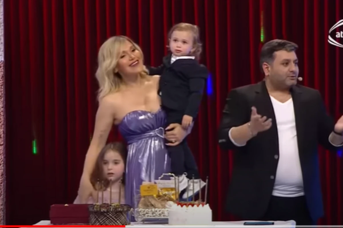 Rəqsanə azyaşlı övladları ilə İLK DƏFƏ EFİRƏ ÇIXDI - VİDEO
