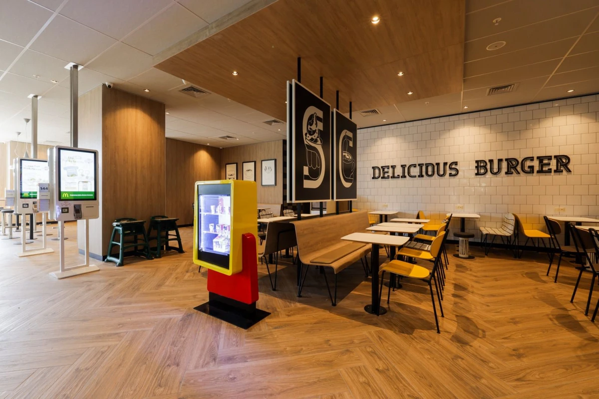 Şüvəlanda yerləşən “McDonald's” restoranı təmirdən sonra yenidən fəaliyyətə başlayıb - FOTO Şüvəlanda yerləşən “McDonald's” restoranı təmirdən sonra yenidən fəaliyyətə başlayıb - FOTO