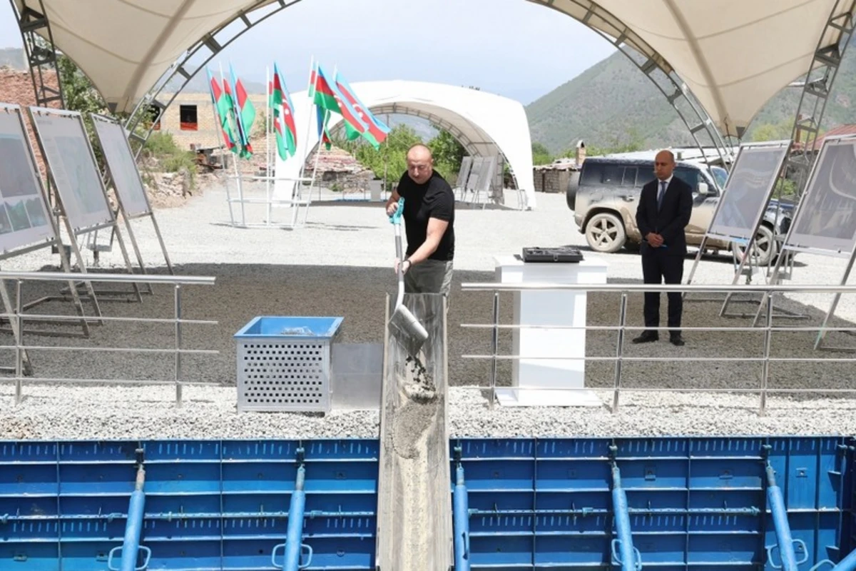Azərbaycan Prezidenti Kəlbəcər şəhərində məktəb binasının təməlini qoyub - FOTO