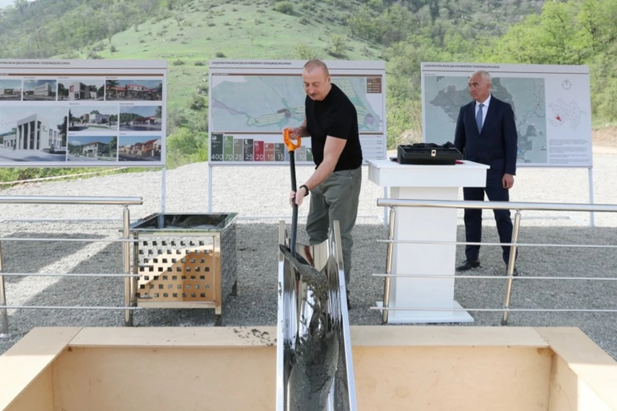 Prezident İlham Əliyev Laçının Şəlvə kəndinin təməlini qoyub