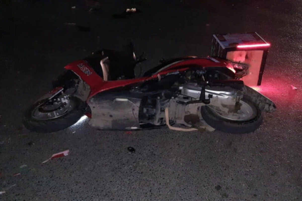 Zirədə moped yük avtomobilinə çırpılıb, sürücü ölüb