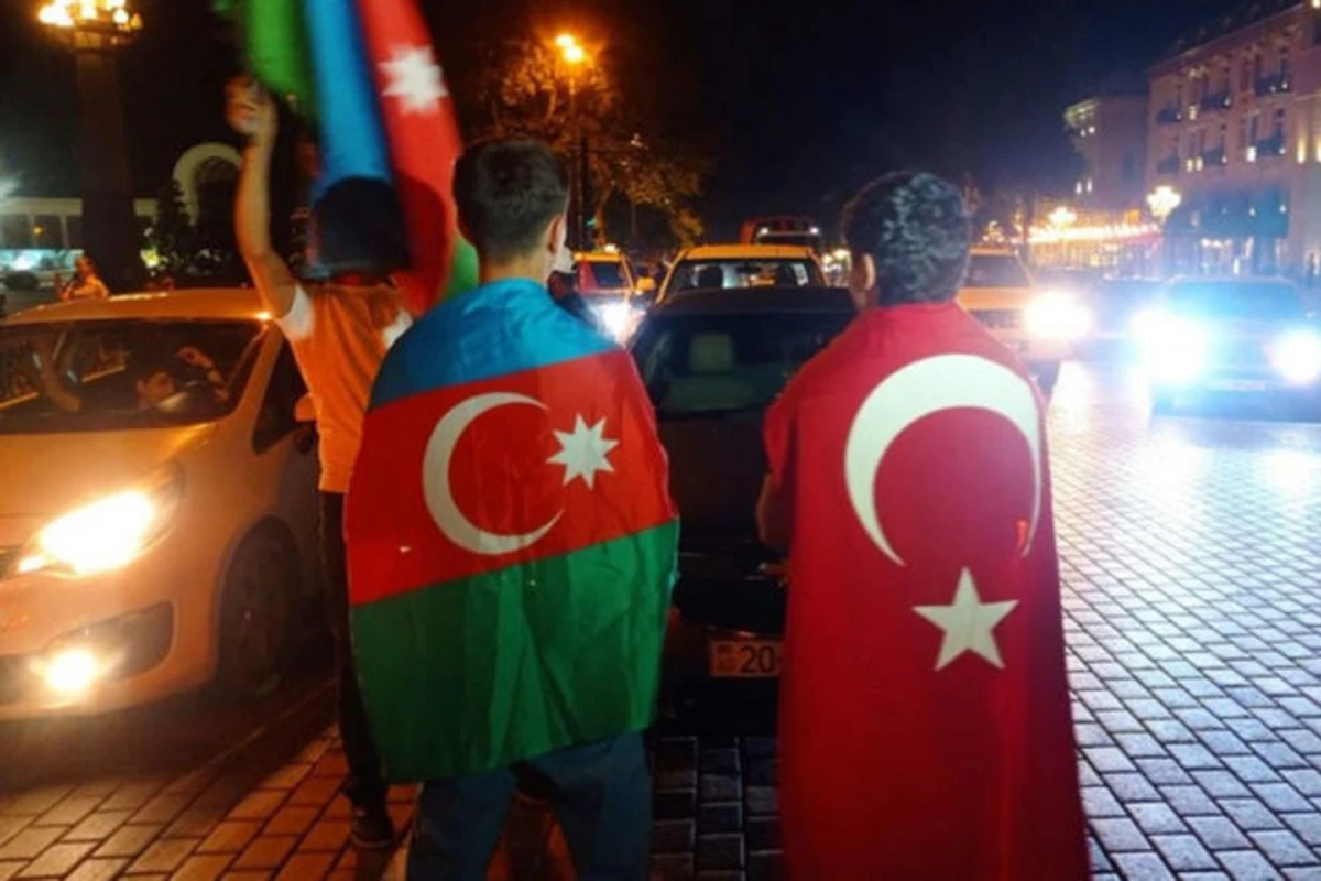 Gəncədə Ərdoğanın qələbəsi təntənəli şəkildə qeyd olunur - FOTO