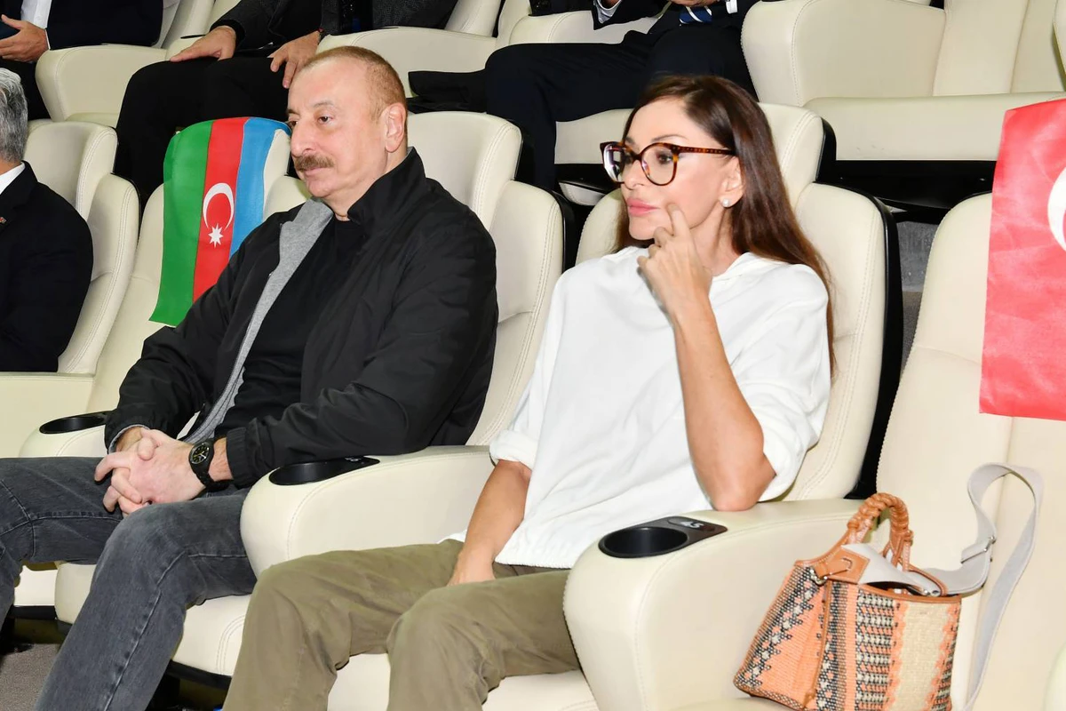Ильхам Алиев и Мехрибан Алиева наблюдали за церемонией открытия ЧМ по тхэквондо - ОБНОВЛЕНО + ФОТО/ВИДЕО