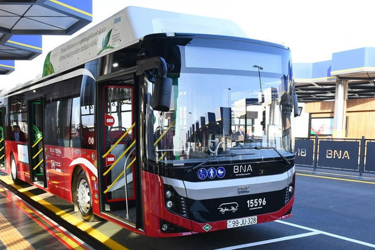 BakuBus avtobusunu daşladılar