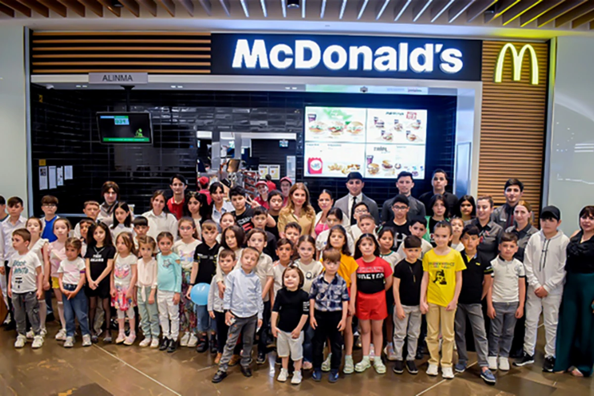 “McDonald's” talassemiya və hemofiliyadan əziyyət çəkən uşaqları sevindirib - FOTO