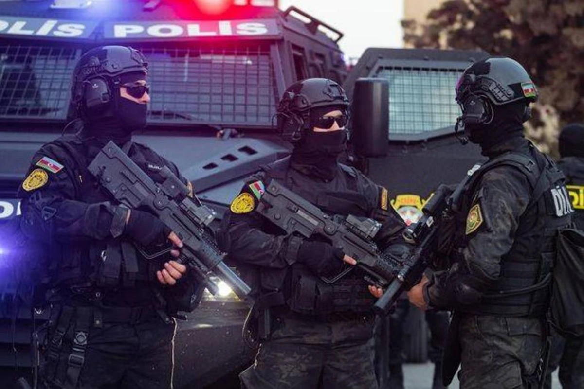 Polisdən XÜSUSİ ƏMƏLİYYAT: 19 nəfər saxlanıldı - FOTO