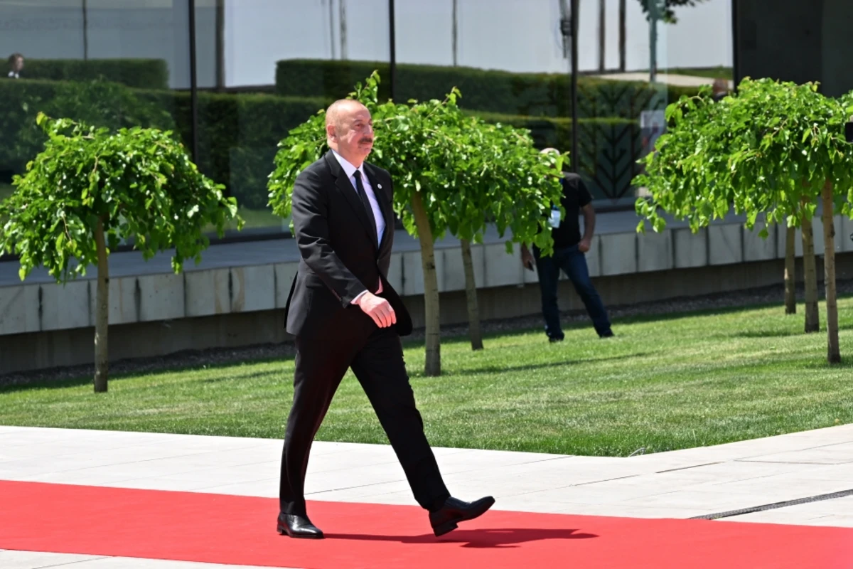 İlham Əliyev “Avropa siyasi birliyi” toplantısının açılış mərasimində iştirak edib - YENİLƏNİB - FOTO