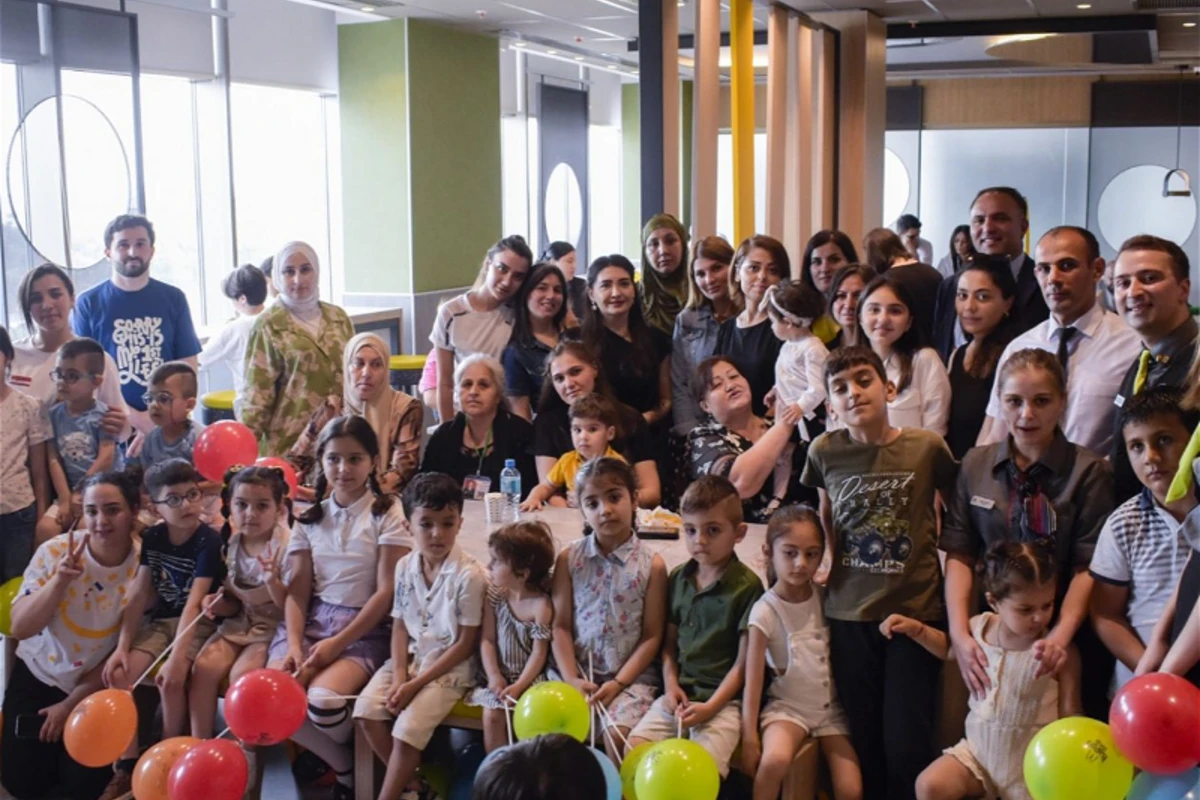 Xətai rayonunun İH-nin təşəbbüsü və təşkilatçılığı, McDonald’s və Blue Rezidens-in dəstəyi ilə şəhid uşaqları üçün tədbir keçirilib - FOTO