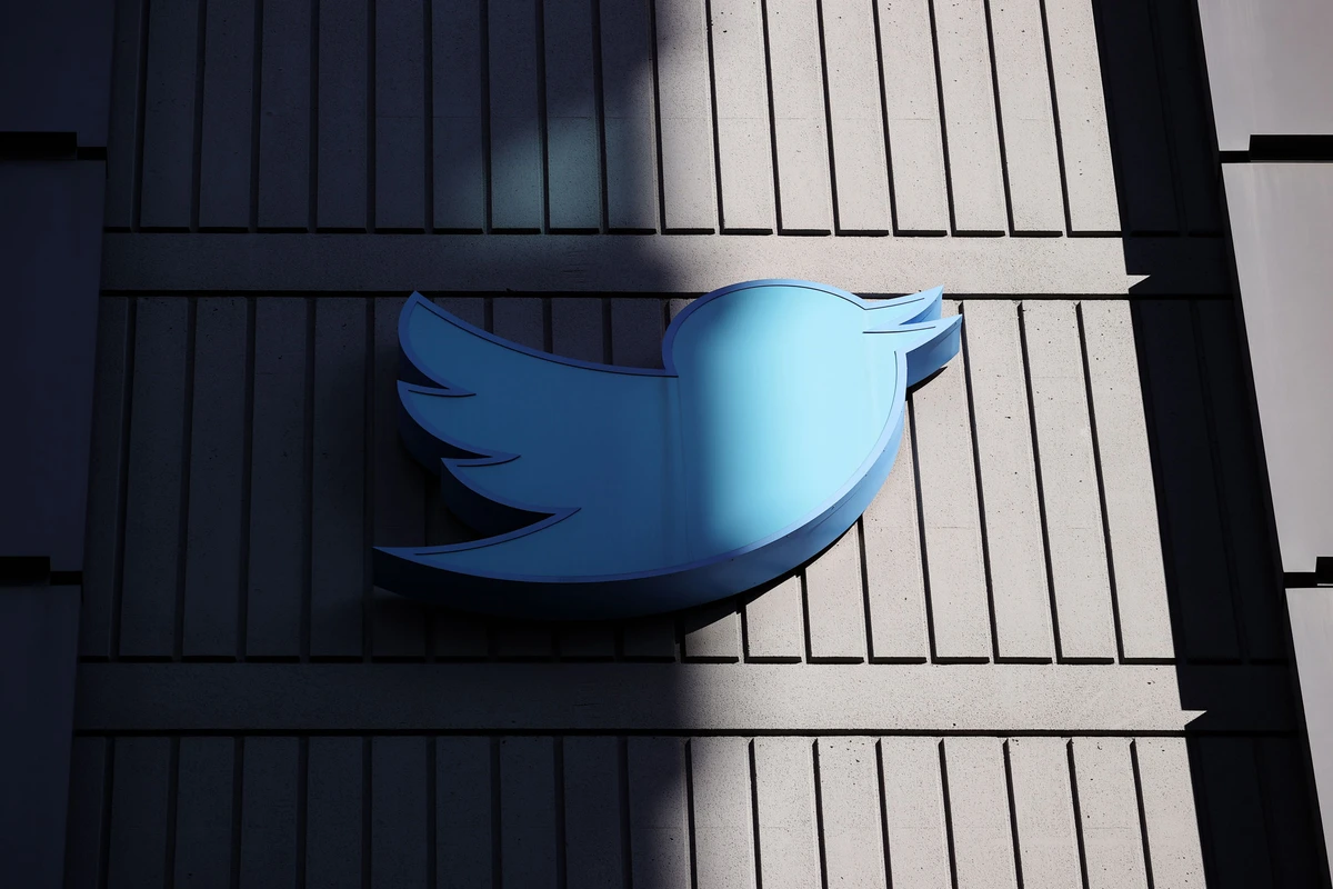 İlon Mask Twitterin adını dəyişir