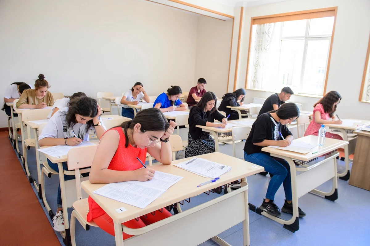 Bu gün DİM I ixtisas qrupu üzrə ali təhsil müəssisələrinə qəbul imtahanı keçirir