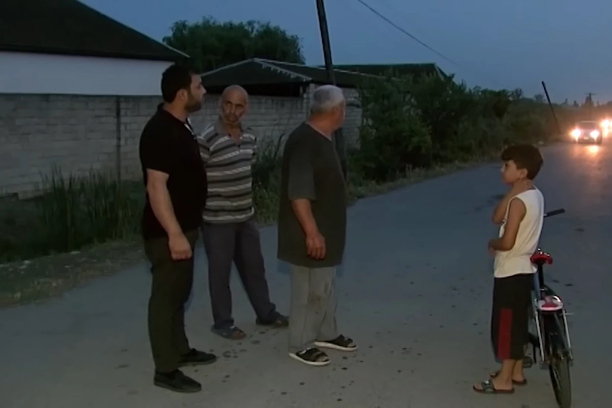 Əvvəlcə tanışını bıçaqladı, sonra arvadını öldürdü - Dəhşətli qətlin TƏFƏRRÜATI - VİDEO