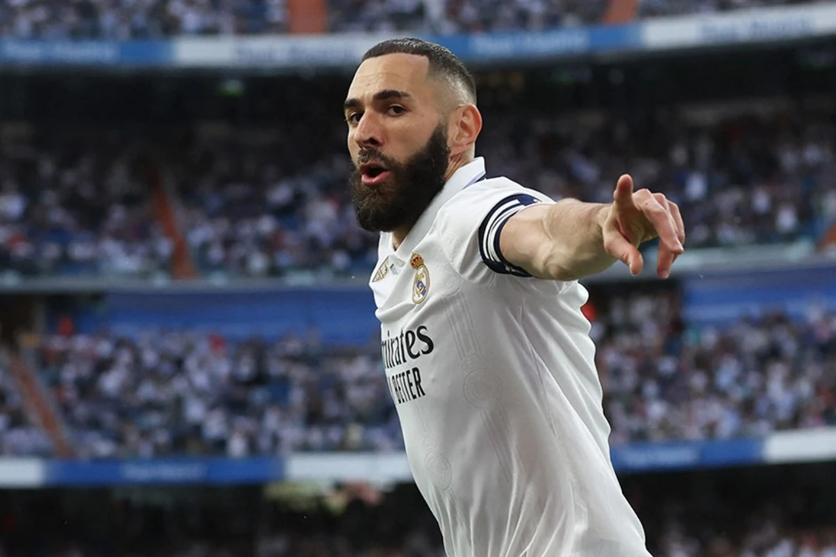 Kərim Benzema “Əl-İttihad”la müqavilə imzaladı