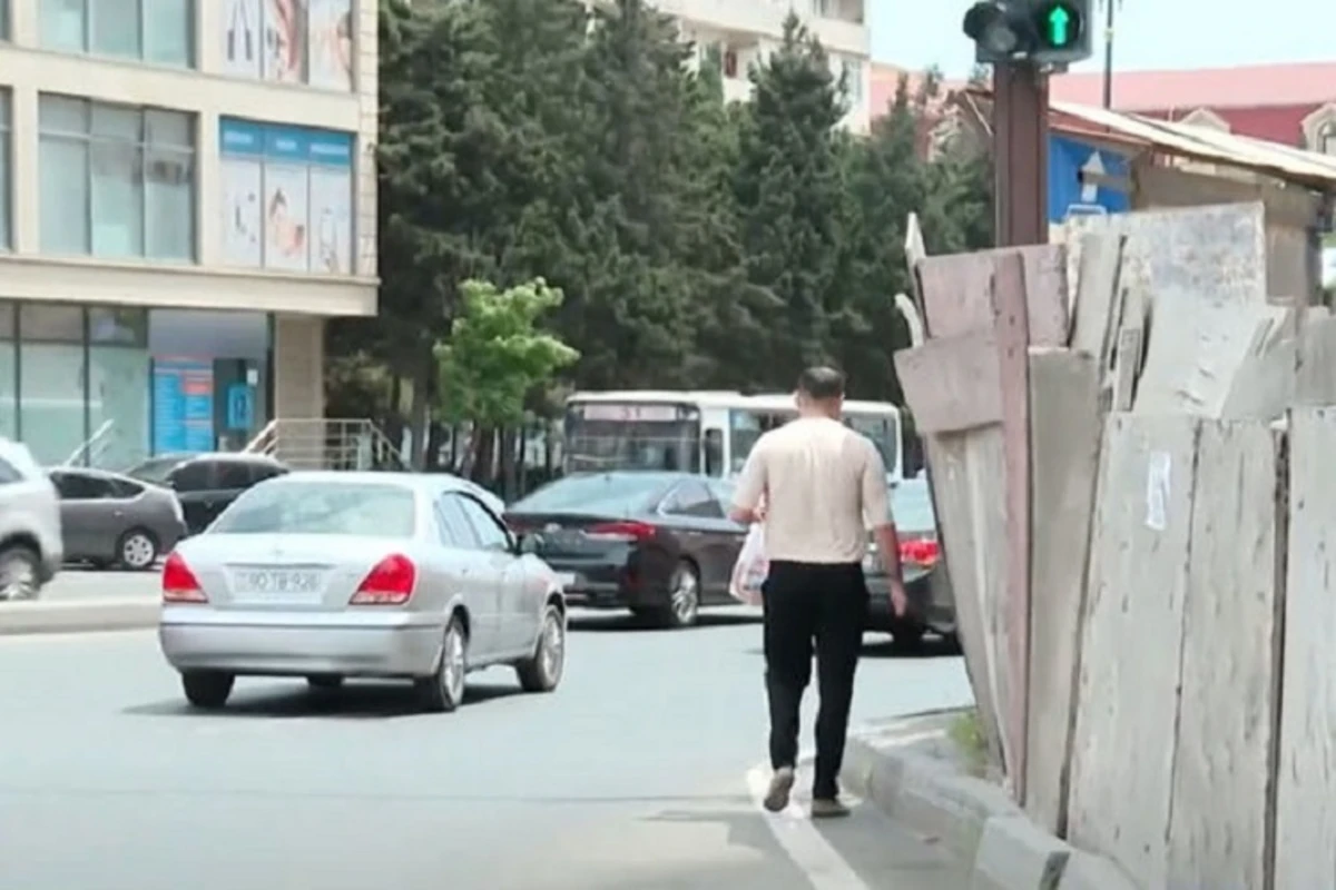 MTK piyadaların həyatını təhlükəyə atır: Zəbt edilən keçid problemləri həllini tapmır - VİDEO