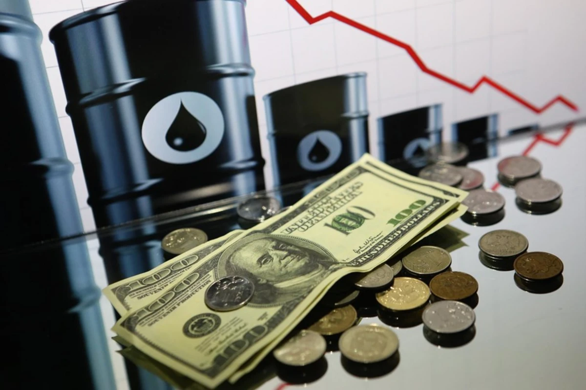 Азербайджанская нефть подешевела более чем на доллар