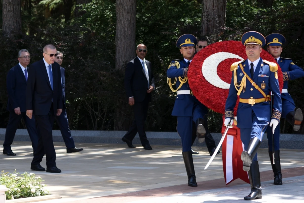Rəcəb Tayyib Ərdoğan Ulu Öndər Heydər Əliyevin məzarını ziyarət edib - FOTO